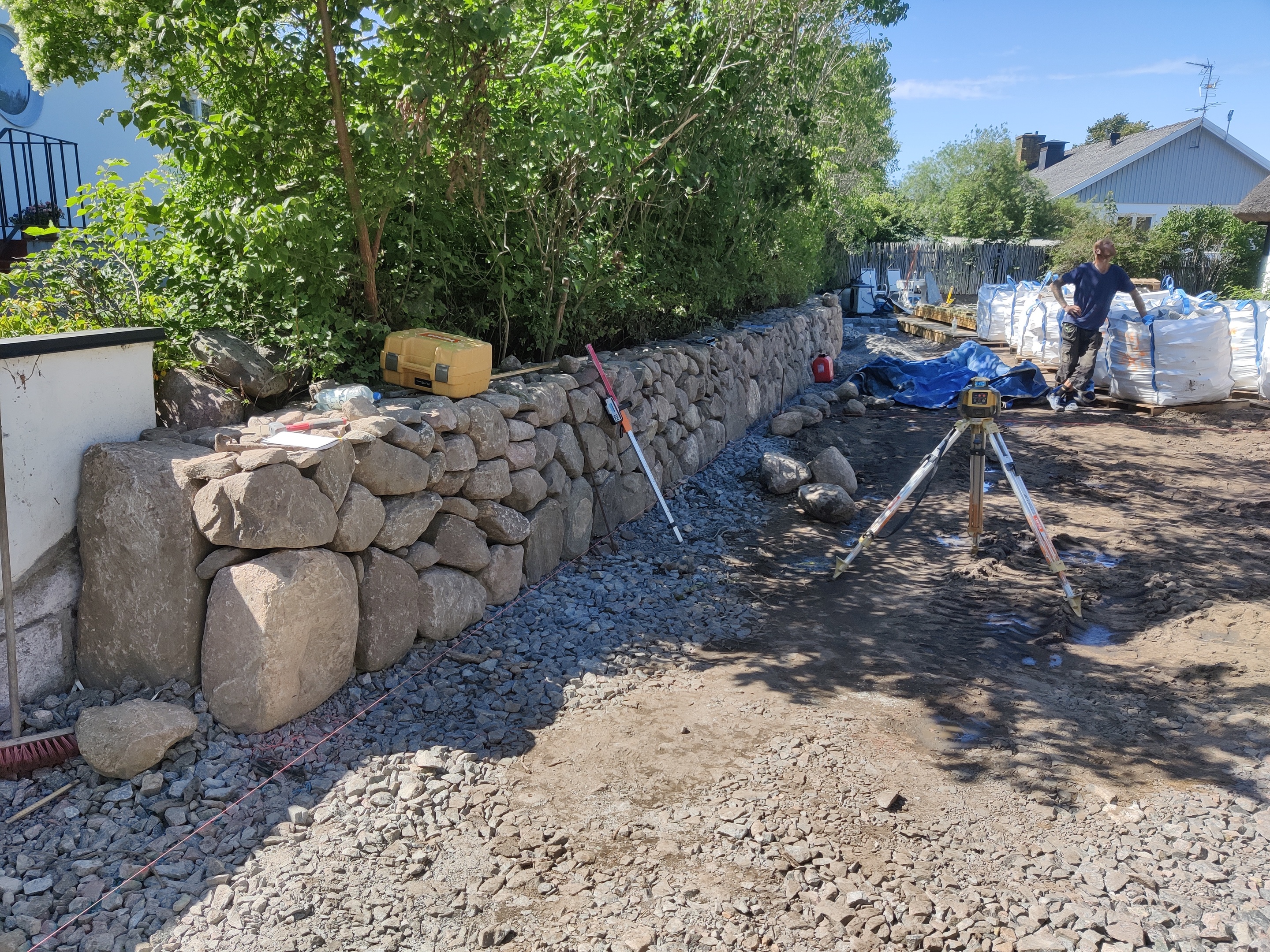 Trädgårdsgång av gatsten