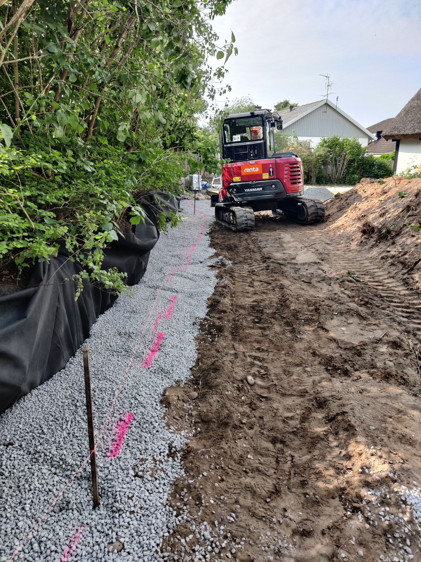 Markarbete Naturstensmur